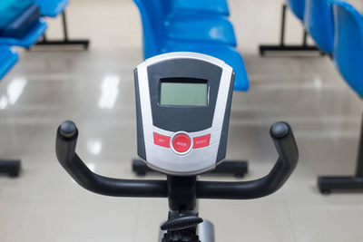 物理治療康復(fù)運(yùn)動器材在醫(yī)院 c